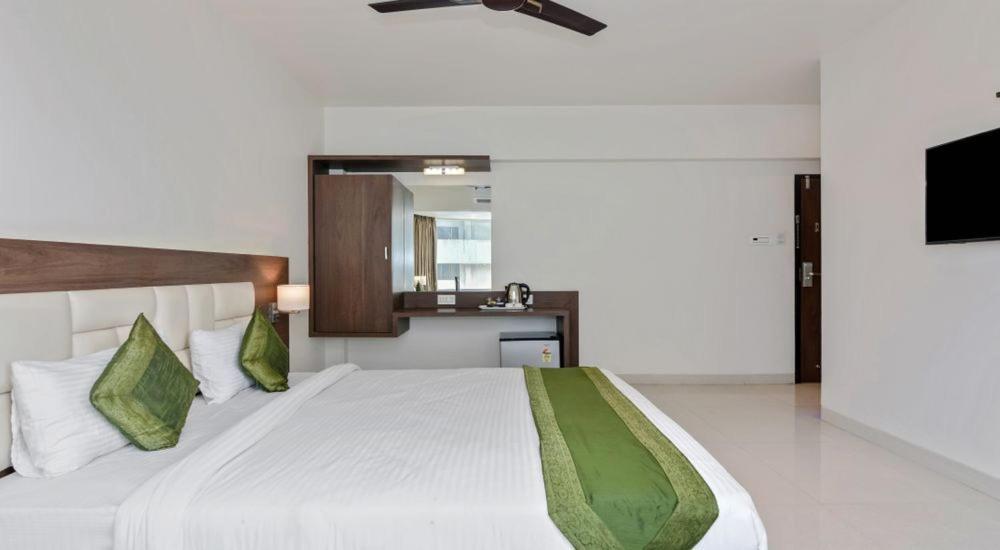 Staycation Holiday Navi Mumbai Exterior photo